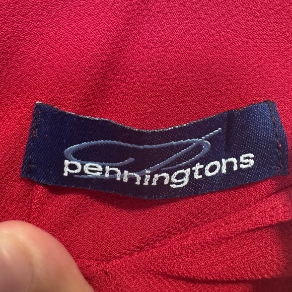 💎 Pennington's Elegant Red V-Neck Blouse - Picture 4 of 9